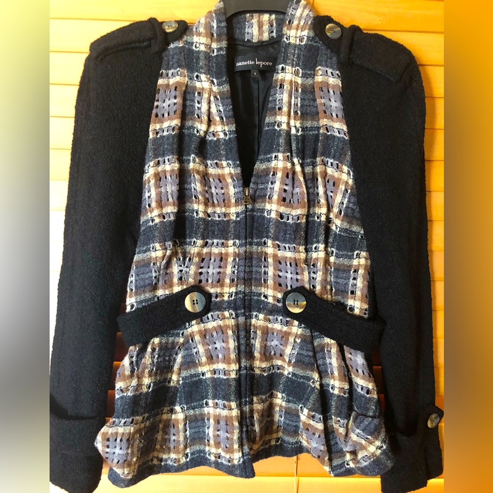 NANETTE LEPORE NWOT WOMEN’S BLAZER WITH FRONT ZIPPER/ 2 FRONT POCKETS SIZE 6